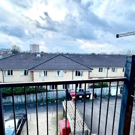 Holiday Flat In Central Slough Near To London Heathrow And Windsor With Free Car Park エクステリア 写真